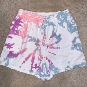 American Eagle tackma tie dye cargo pocket lounge shorts